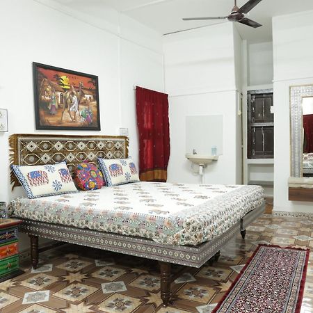 Prag View Heritage Homestay Bhuj Extérieur photo